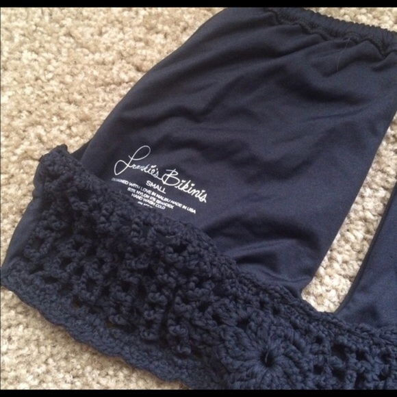 Frankie’s Bikini Top - Picture 2 of 3